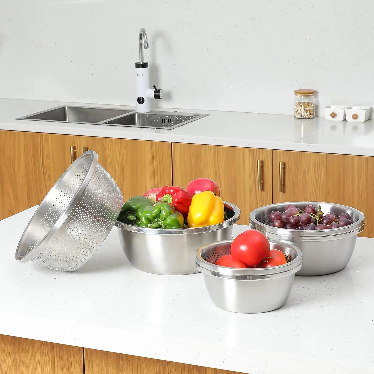 304 Stainless Steel Microporous Colander, 2.5QT Large Capacity with Mixing Bowl For washing vegetables, fruit and rice and for draining cooked pasta(2PC)