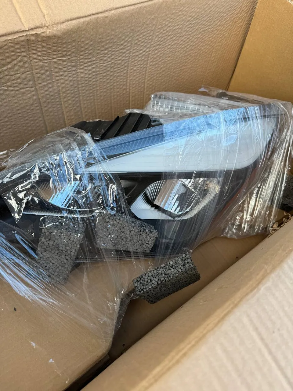 A66-01405-002 | Genuine Freightliner® Left Headlamp For Cascadia RHT LED