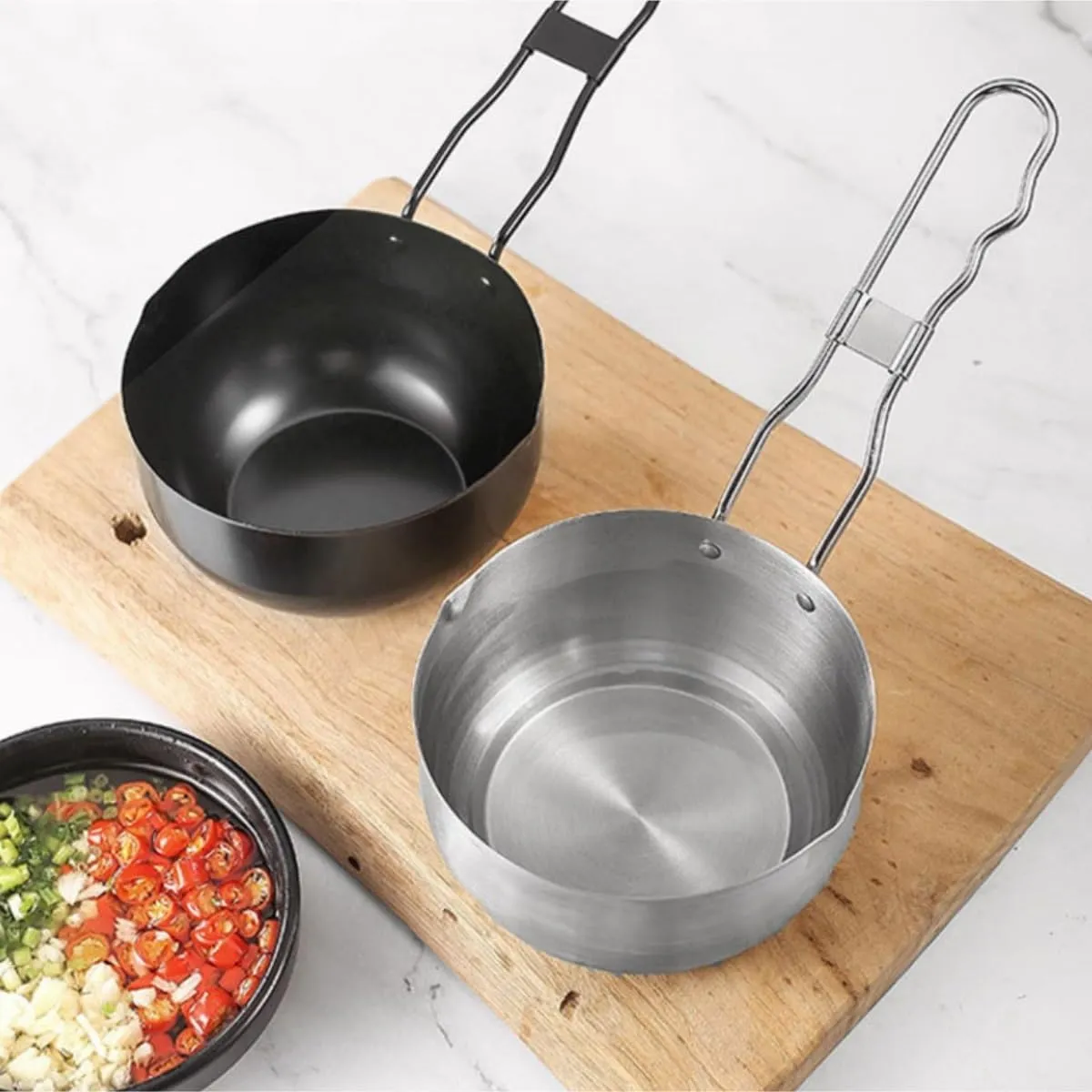 Camping Kitchen Utensil Outdoor Deep Pour Hot Oil Small Pot Pour Oil Sauce Pot Household Frying Pot Picnic Cooker for Outdoor Cooking(Black)