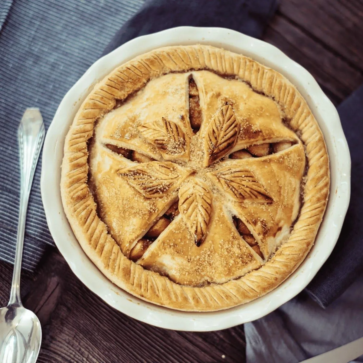 Emile Henry 9" Pie Dish - Modern Classics Collection | Rouge