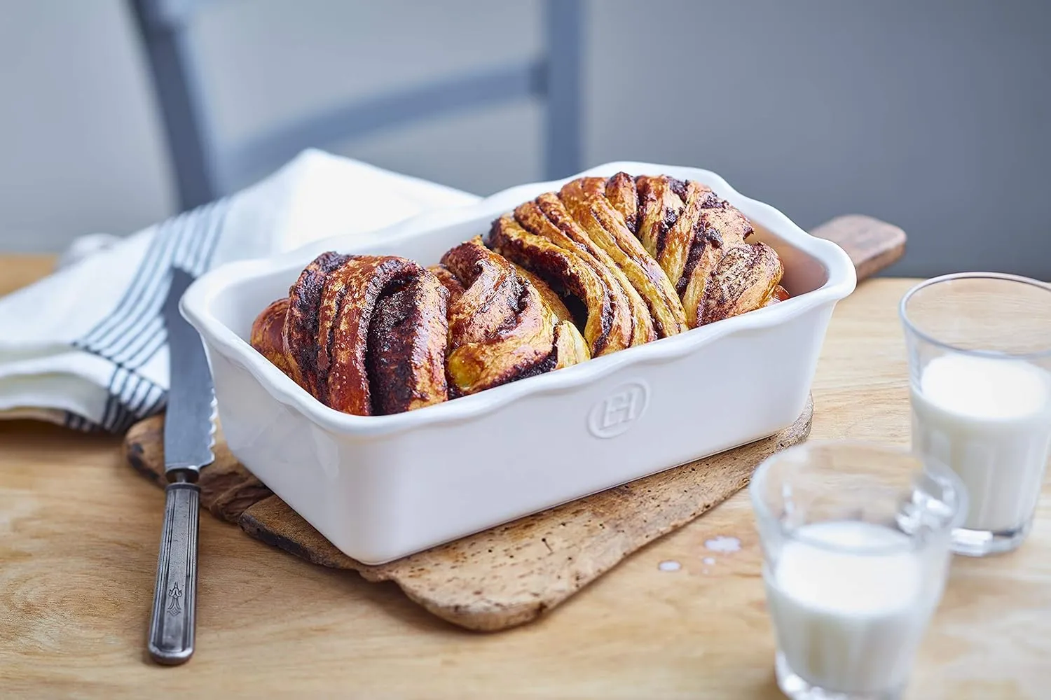 Emile Henry Pearl Gray Modern Classic Loaf Pan, 10 x 5.8 x 3.1 inches / 1.4 qt