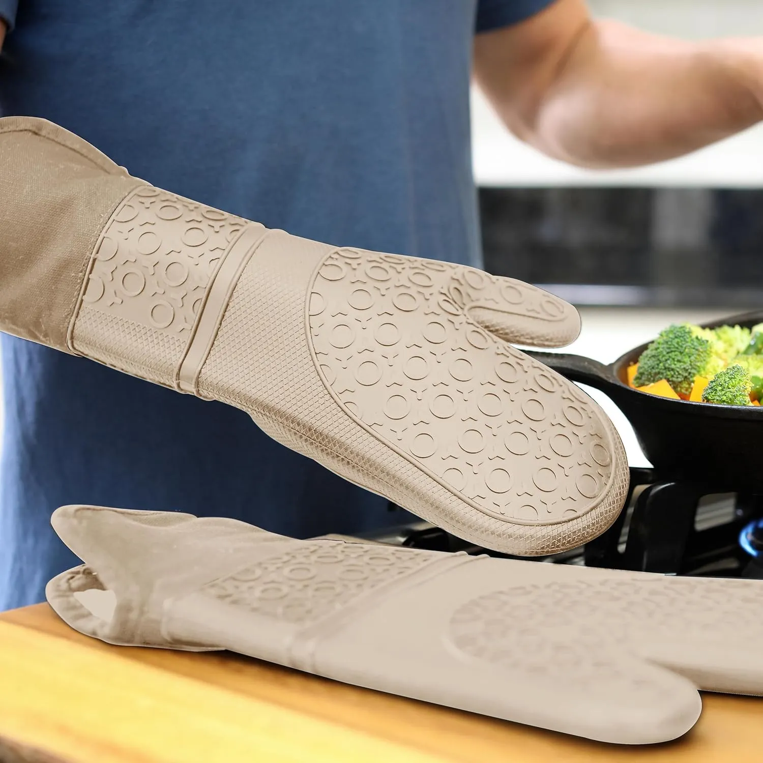 Extra Long Professional Silicone Oven Mitt, Oven Mitts with Quilted Liner, Heat Resistant Pot Holders, Flexible Oven Gloves, 1 Pair (Beige, 14.7 inch)
