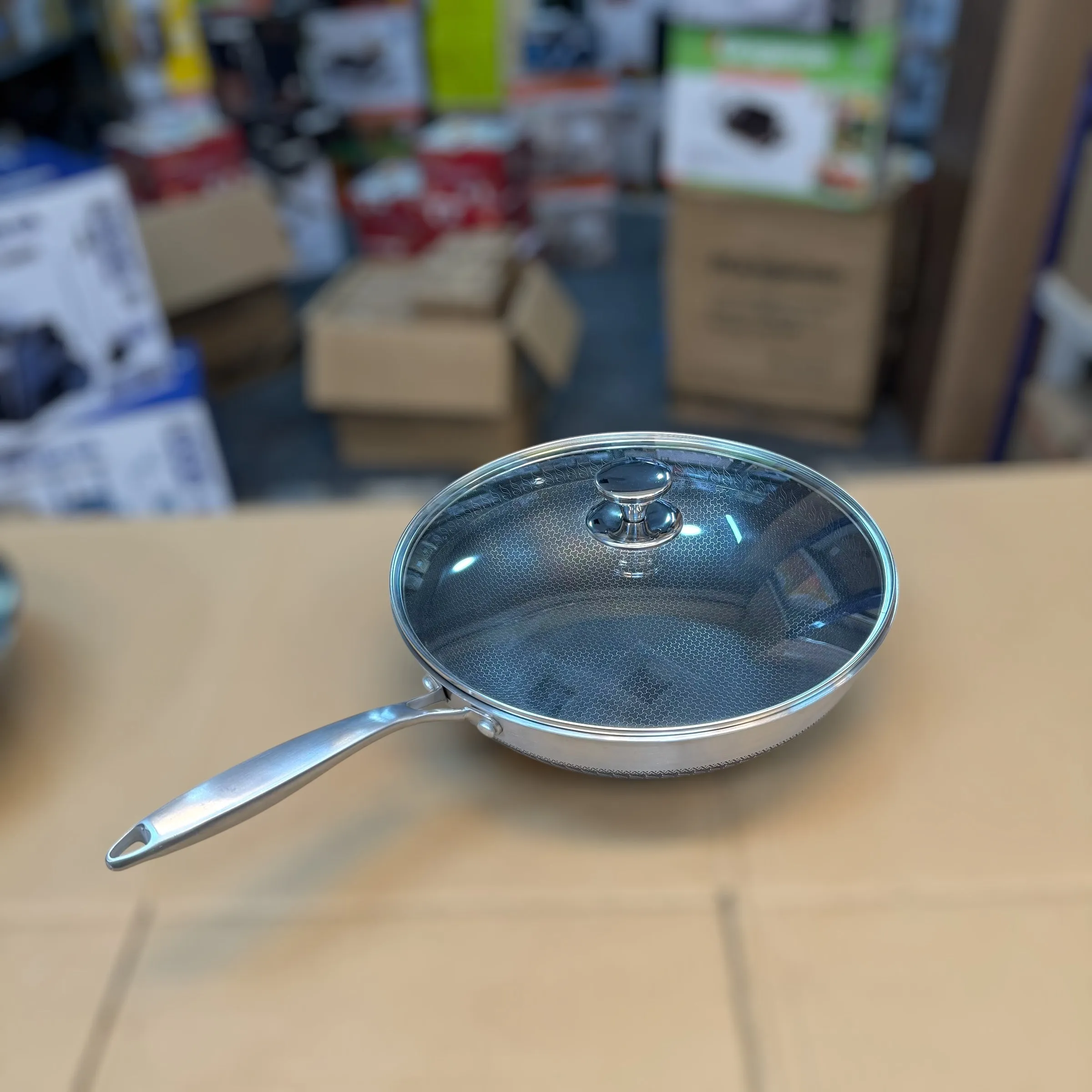Imported Honeycomb Pan with Glass Lid