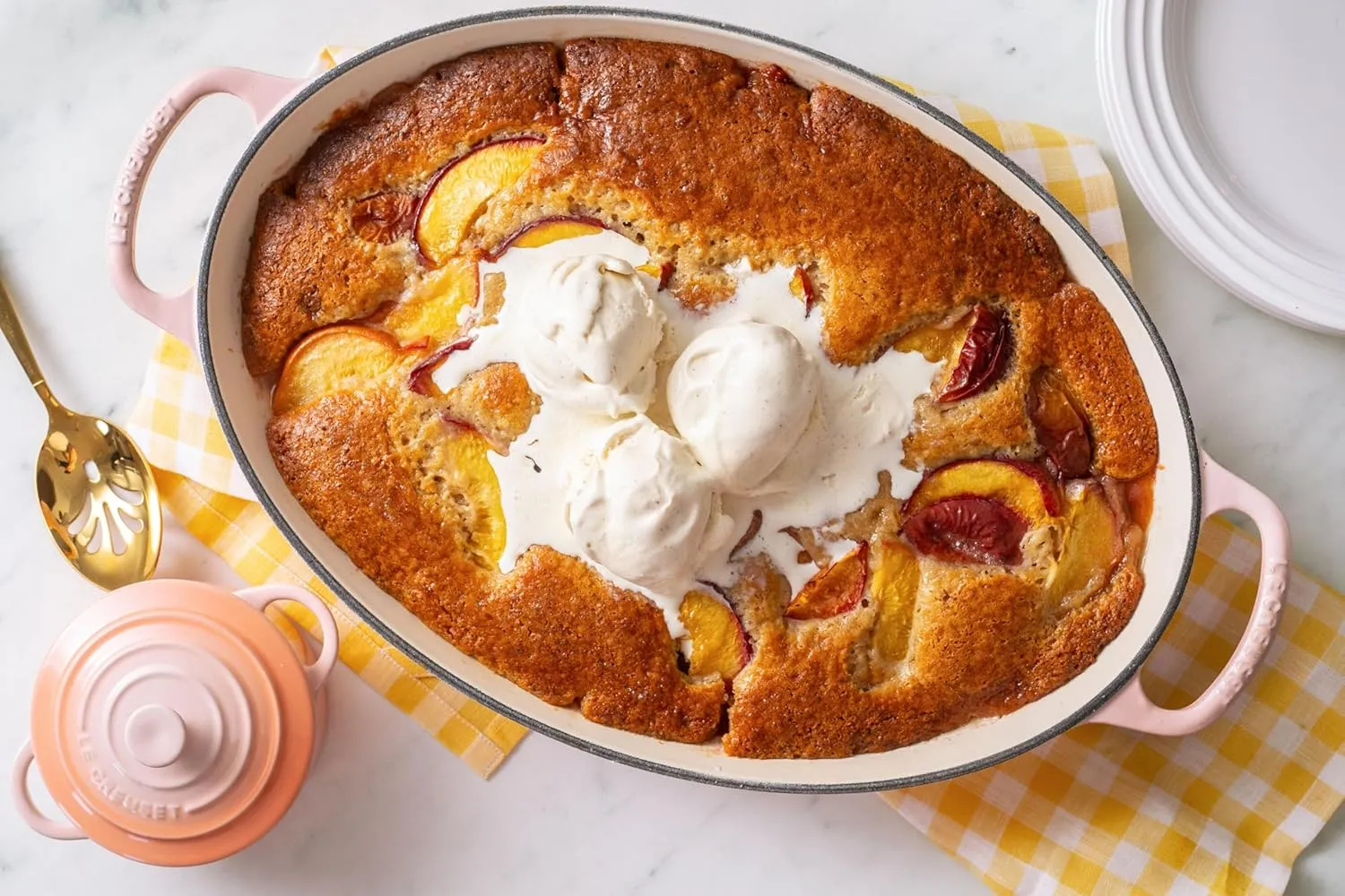 Le Creuset Enamel Cast Iron Signature Oval Baker, 3 quart, Caribbean