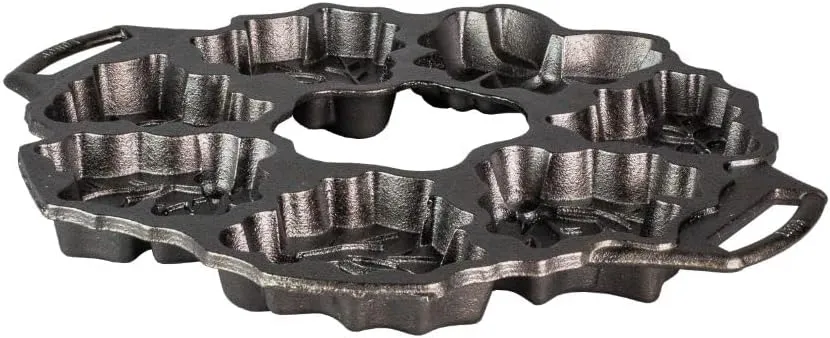 Lodge Cast Iron Holiday Wreath Pan 14.69 inch