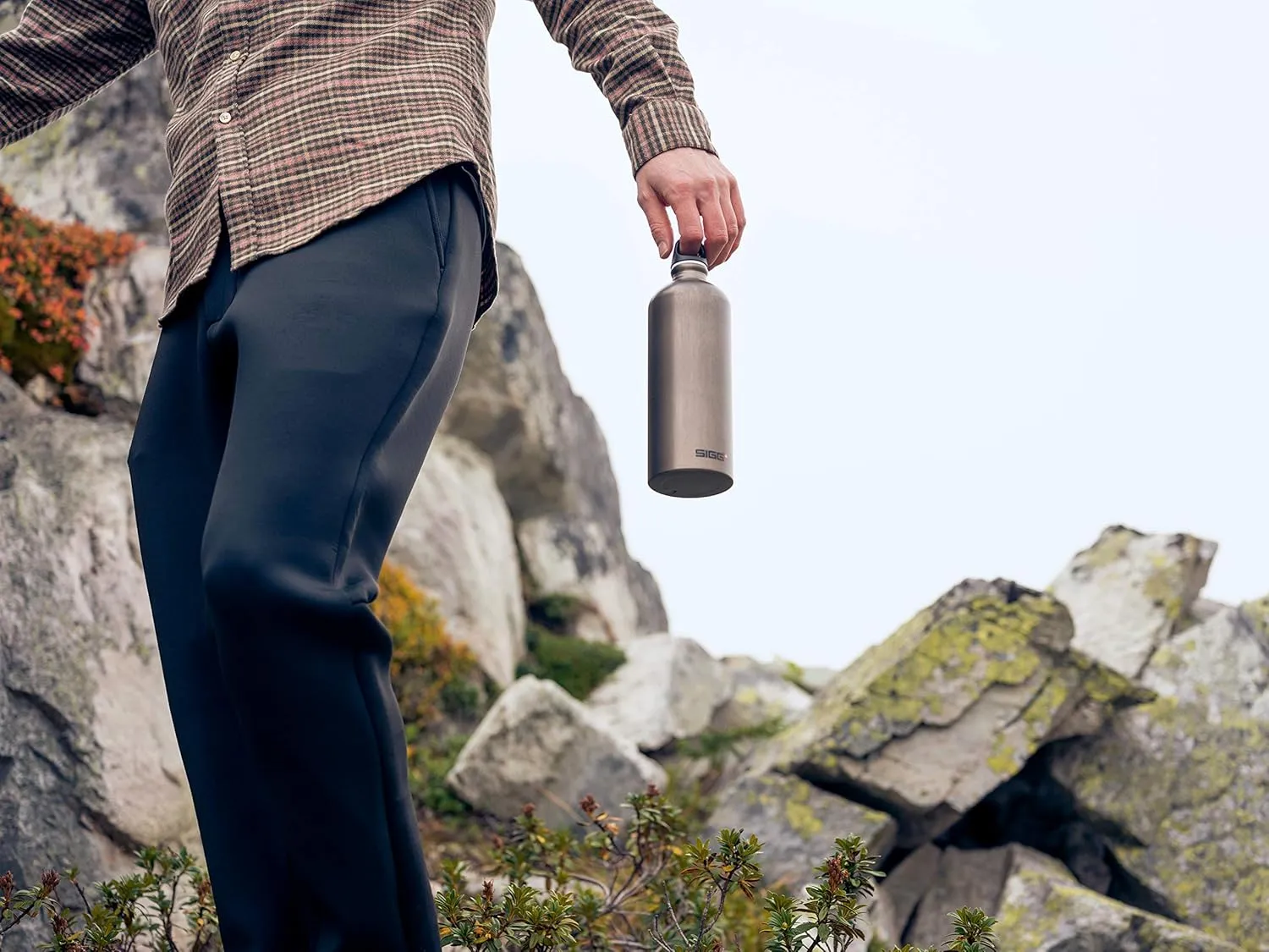SIGG - Recycled Metal Water Bottle - Traveller - Made in Switzerland - Carbonated Drinks - BPA-Free - 20 Oz