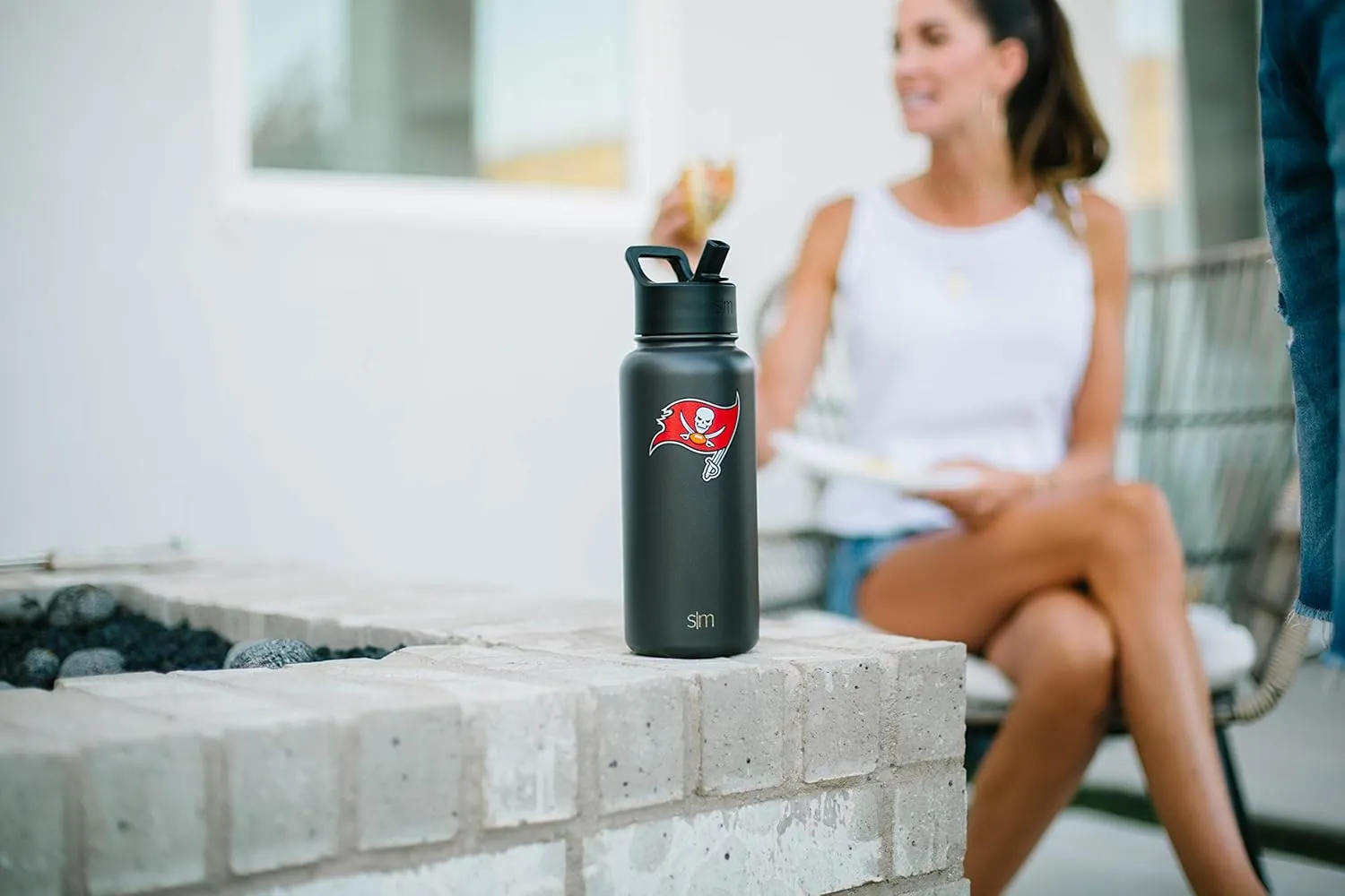 Simple Modern NFL 32oz Water Bottle with Straw Lid Insulated Stainless Steel Summit