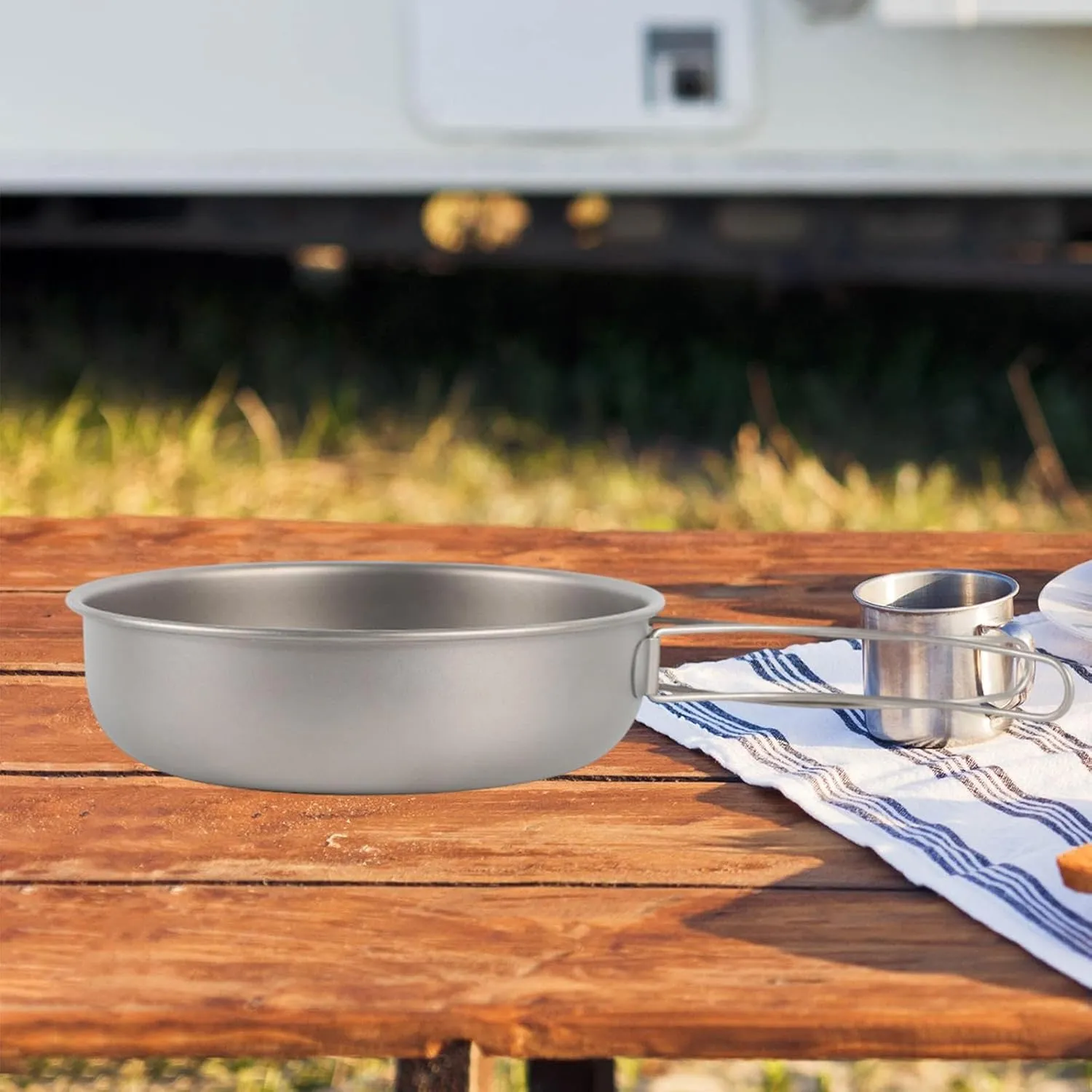 Titanium Frying Pan Cookware Multipurpose with Foldable Handle Camping Pan for Travel Kitchen Picnic Backpacking Equipment, 1200ML