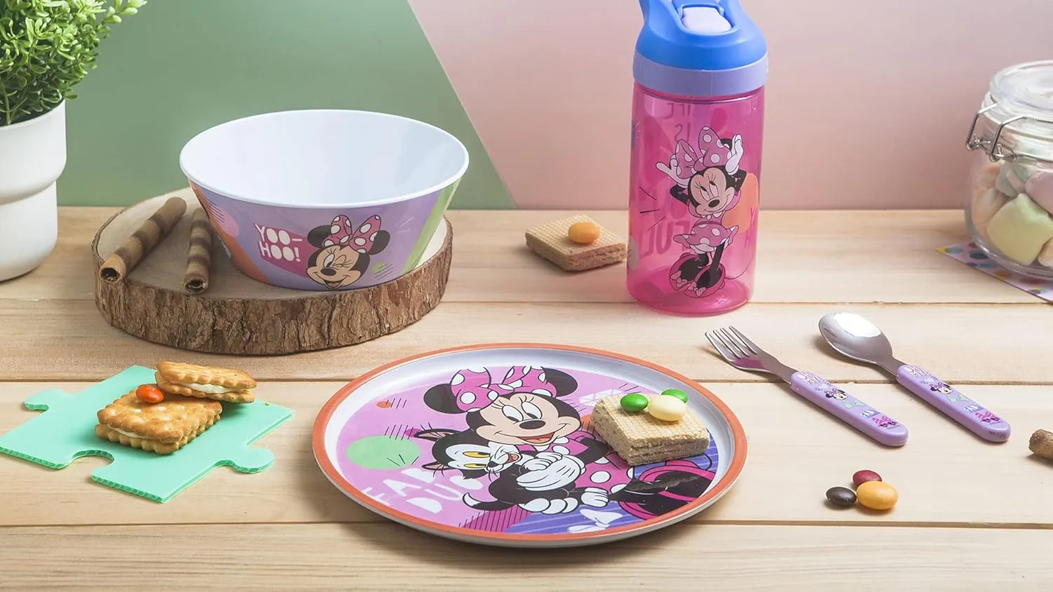 Zak Designs 5-Piece Dinnerware Set, Disney Minnie Mouse - Durable Plastic & Stainless Steel - Includes Water Bottle, 8-Inch Plate, 6-Inch Bowl, Fork & Spoon - Suitable for Kids Ages 3 